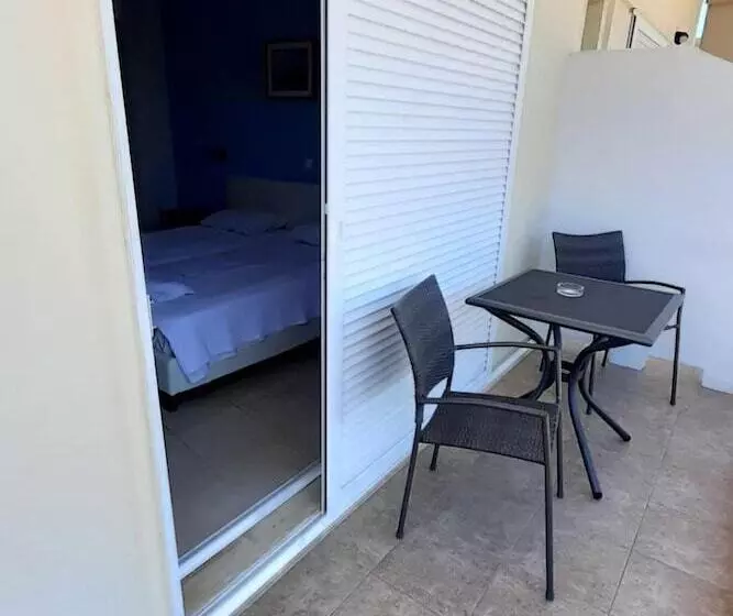 ホテル Nikolaki Rooms