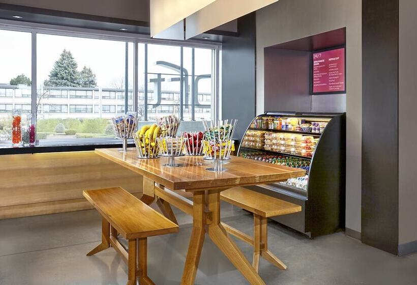 فندق Aloft Montreal Airport