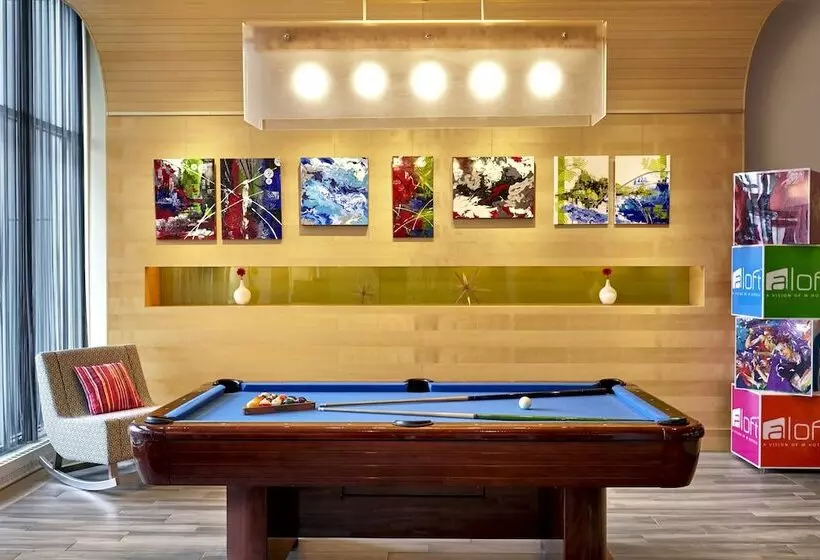 هتل Aloft Montreal Airport