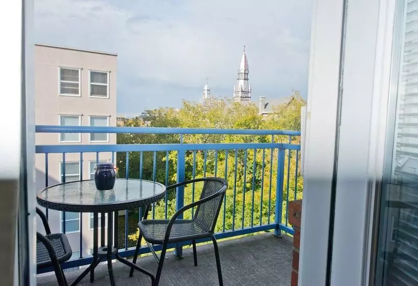 בית מלון כפרי Byward Blue Inn