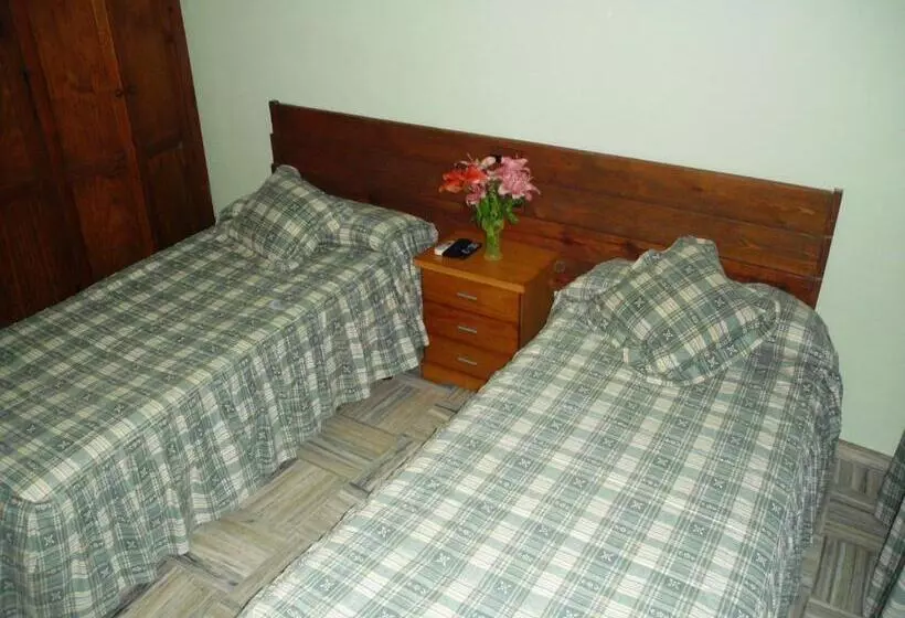 Отель Escudo De Granada