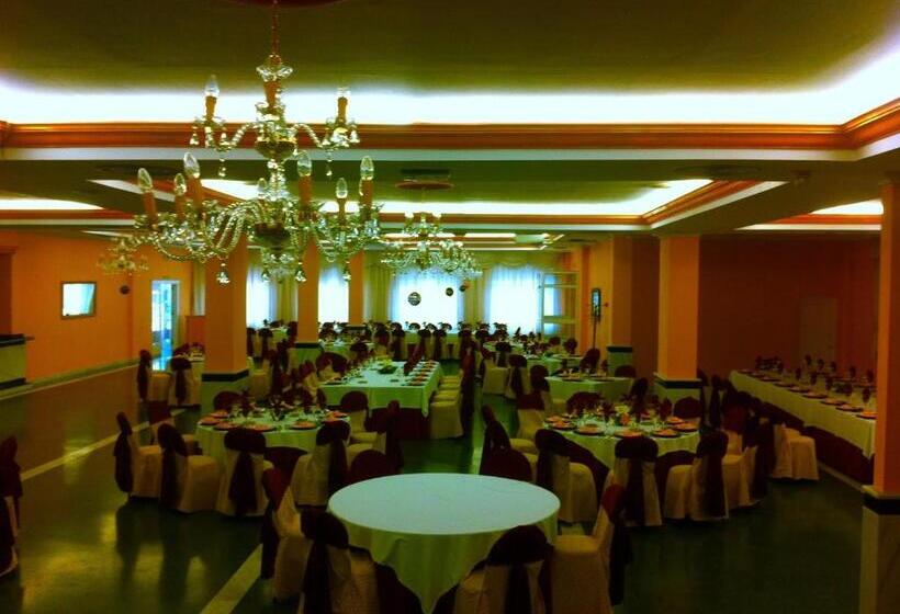 Отель Escudo De Granada