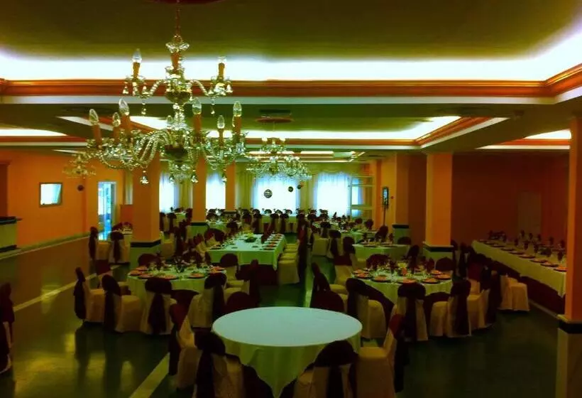 Отель Escudo De Granada