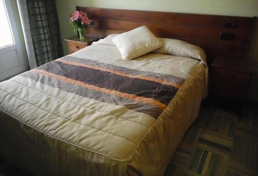 Отель Escudo De Granada