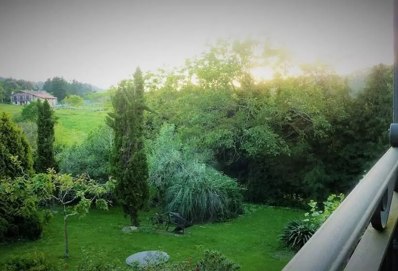 בית מלון כפרי Katxi