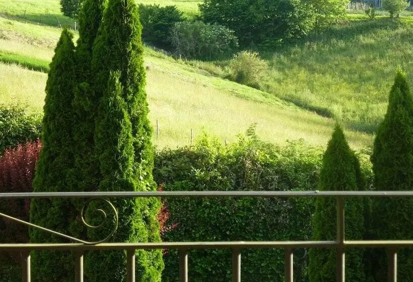 בית מלון כפרי Katxi