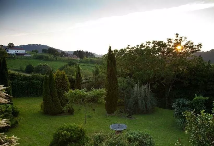 בית מלון כפרי Katxi