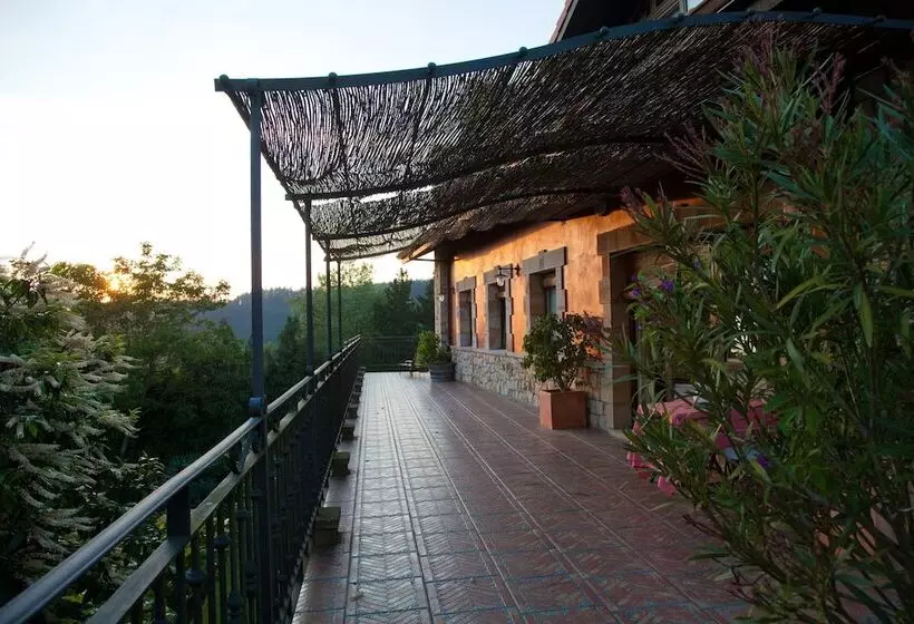 בית מלון כפרי Katxi