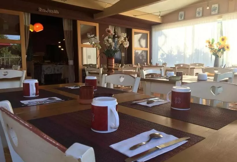 ホテル La Petite Auberge De Roussillon