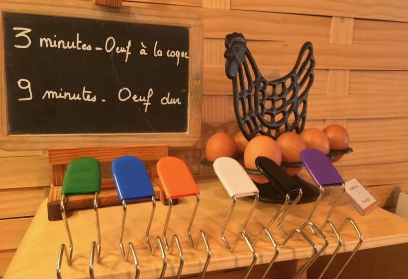 Hotel La Petite Auberge De Roussillon