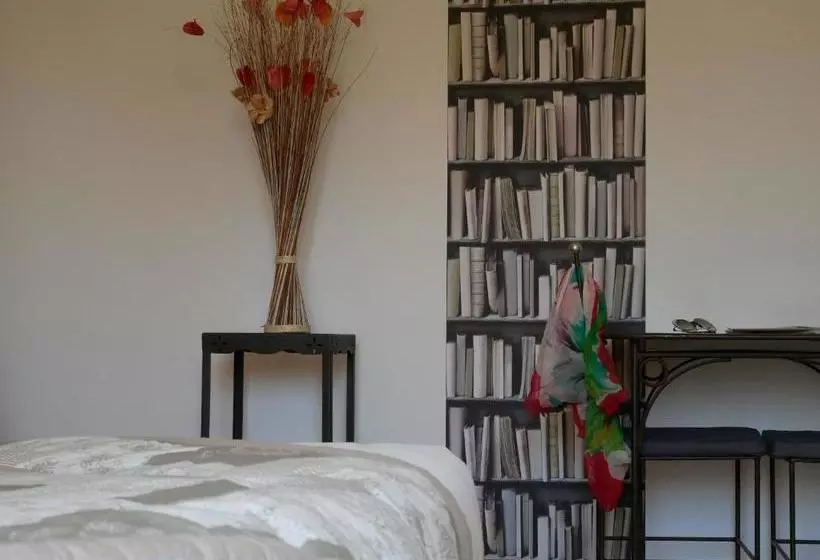 ホテル La Petite Auberge De Roussillon
