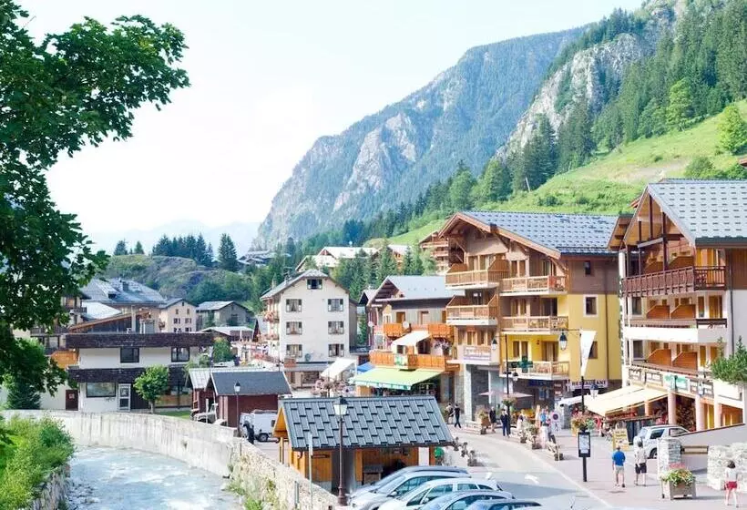 Отель Madame Vacances Residence Les Jardins De La Vanoise