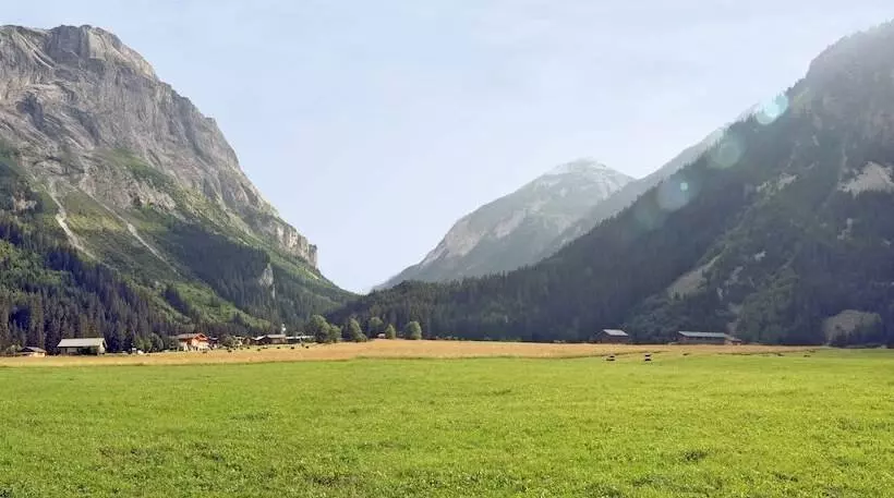 Отель Madame Vacances Residence Les Jardins De La Vanoise