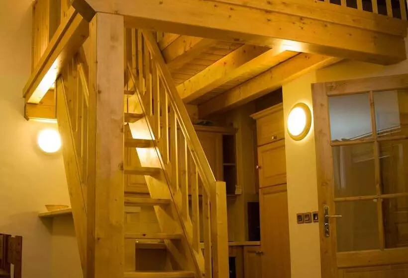 Отель Madame Vacances Residence Les Jardins De La Vanoise