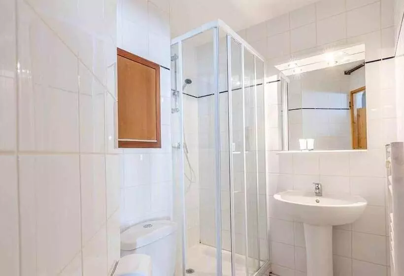 Отель Madame Vacances Residence Les Jardins De La Vanoise