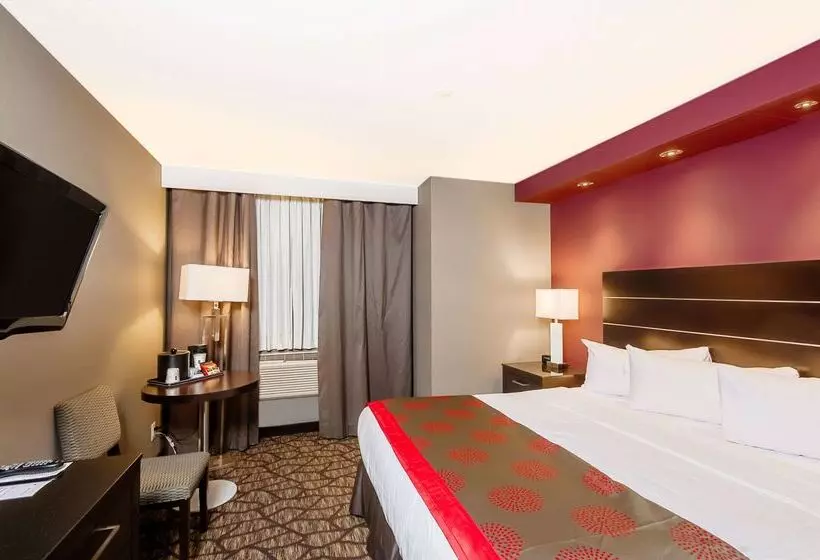 Hotel Ramada By Wyndham Niagara Falls By The River