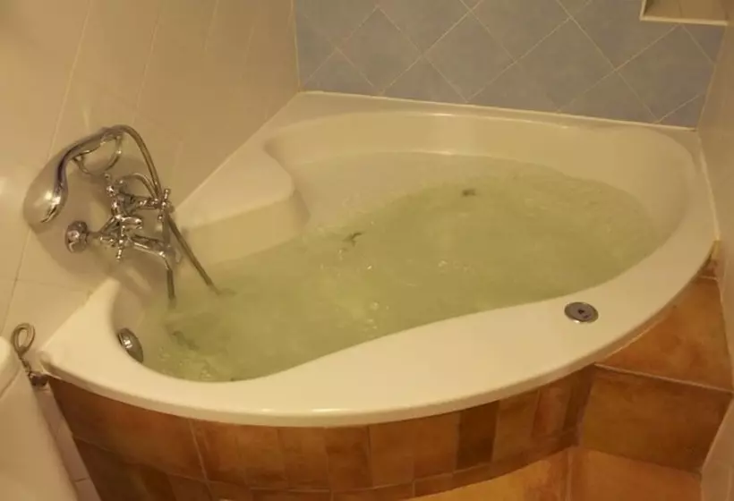 乡村酒店  Rural La Llosa De Fombona