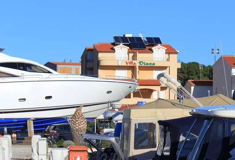 בית מלון כפרי Villa Diana