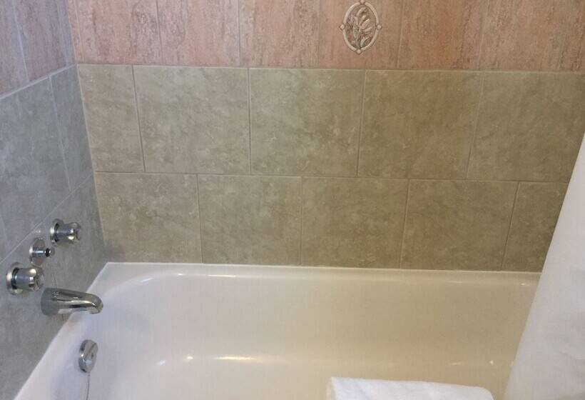 فندق على الطريق A1 Inn Niagara Falls