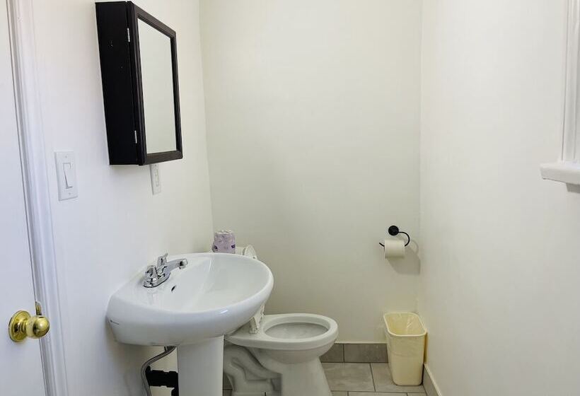 فندق على الطريق A1 Inn Niagara Falls