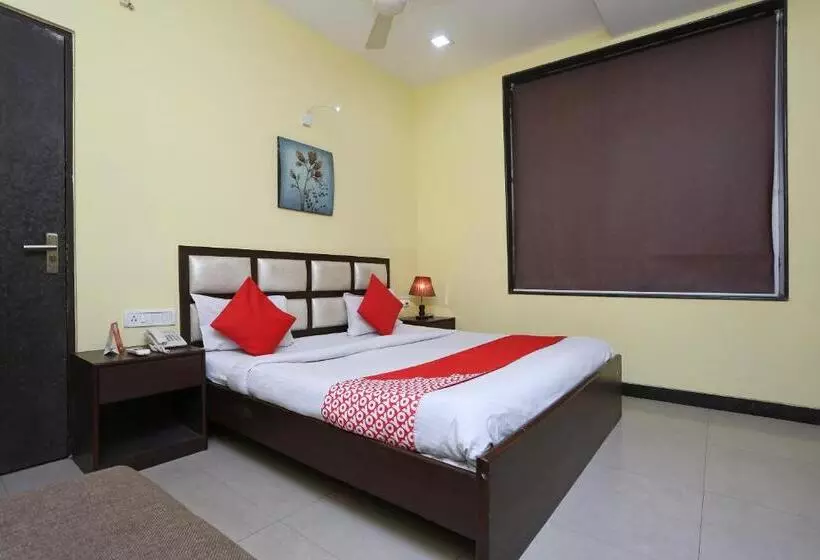 هتل Oyo 2660  Radhe Inn