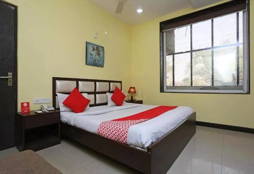 هتل Oyo 2660  Radhe Inn
