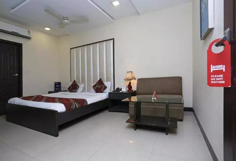هتل Oyo 2660  Radhe Inn