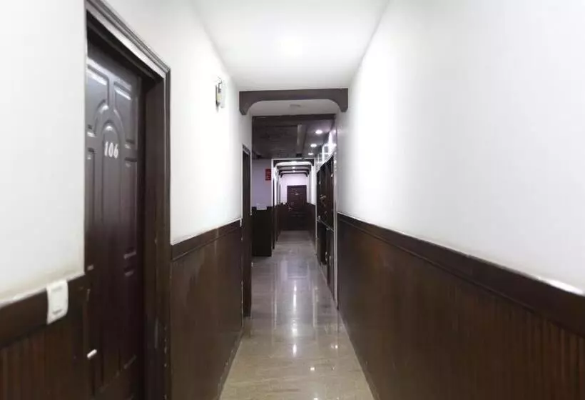 هتل Oyo 2660  Radhe Inn