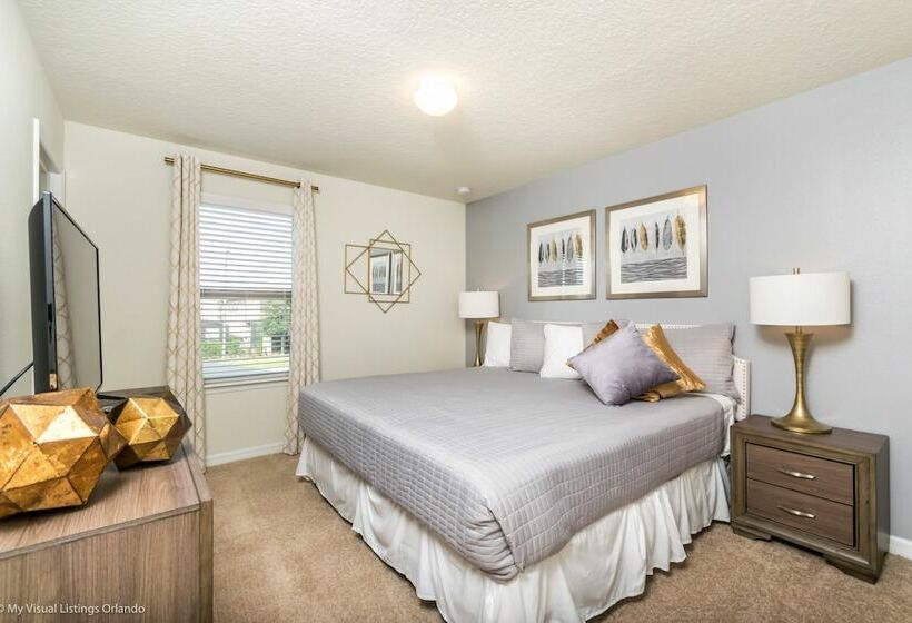 5 Bed 5 Ba Villa With Game Room, Pool & Spa