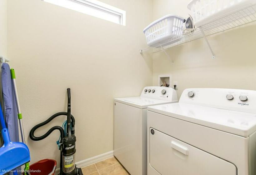 5 Bed 5 Ba Villa With Game Room, Pool & Spa