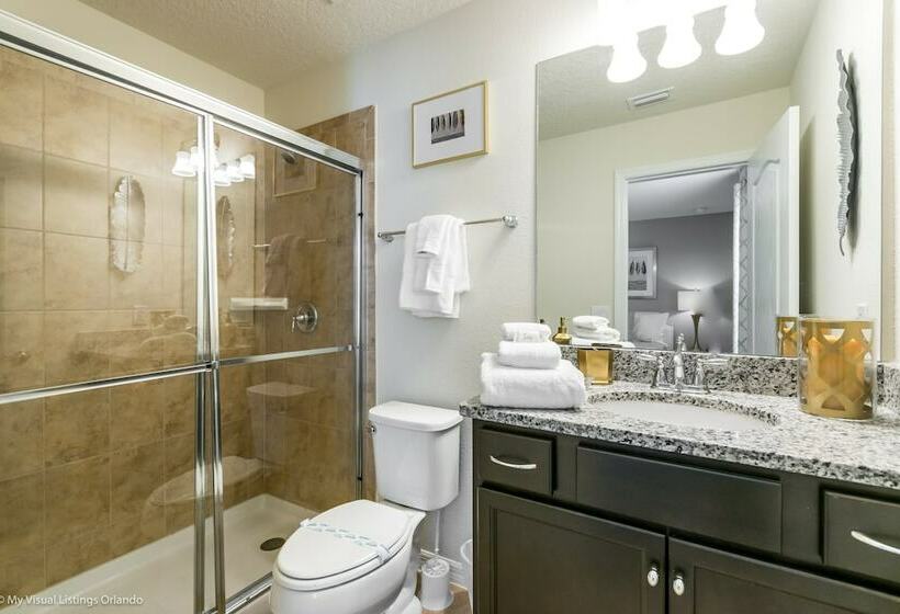 5 Bed 5 Ba Villa With Game Room, Pool & Spa