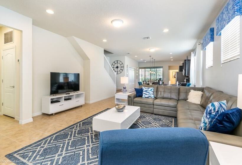 5 Bed 5 Ba Villa With Game Room, Pool & Spa