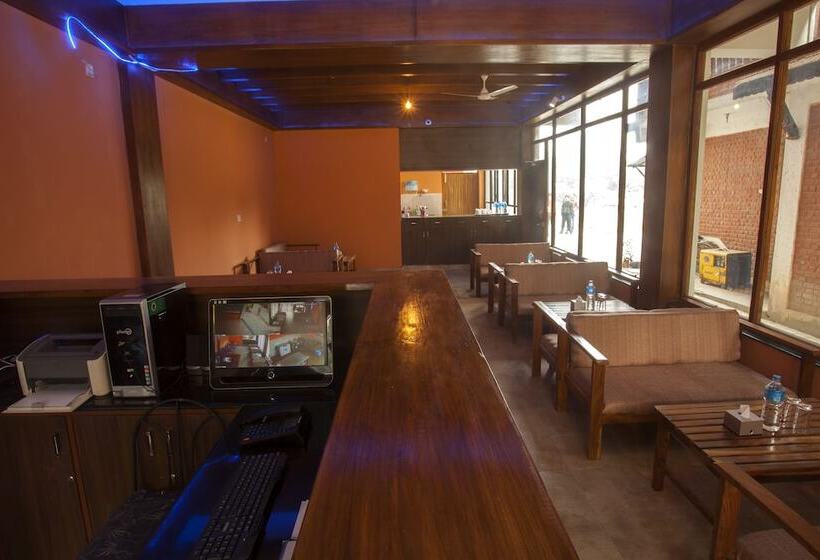 تختخواب و صبحانه Sauraha Holiday Home