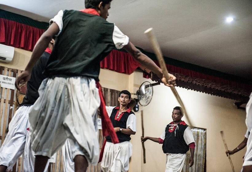 تختخواب و صبحانه Sauraha Holiday Home