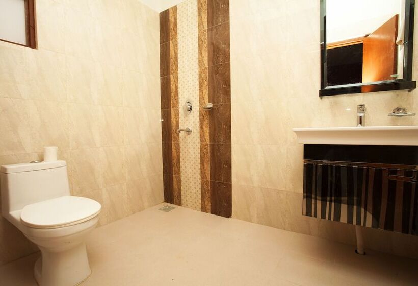 تختخواب و صبحانه Sauraha Holiday Home