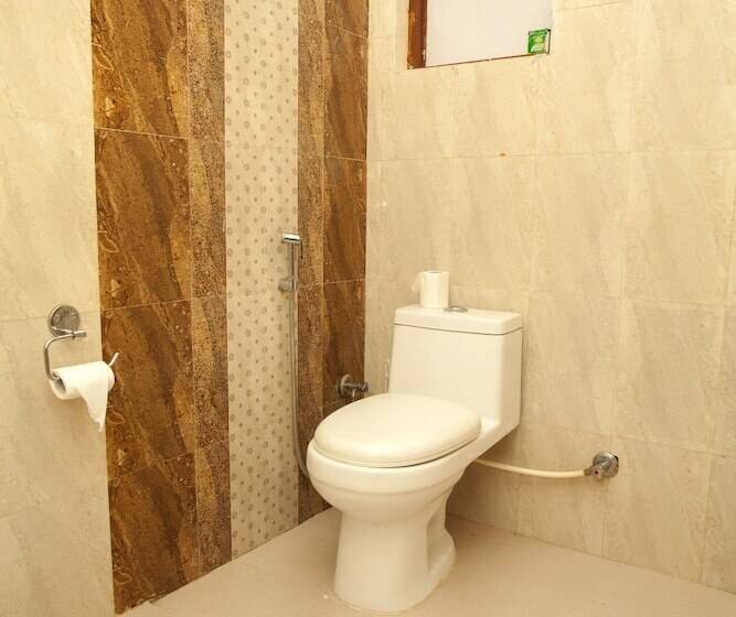 تختخواب و صبحانه Sauraha Holiday Home