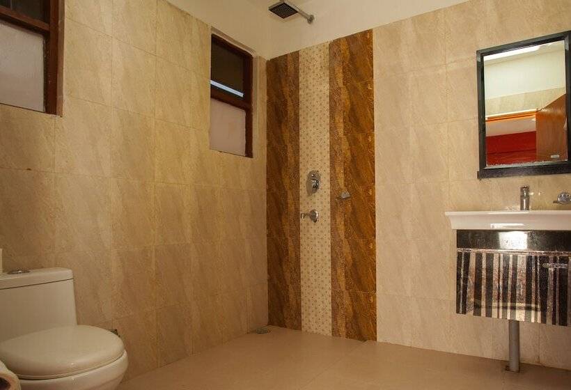 تختخواب و صبحانه Sauraha Holiday Home