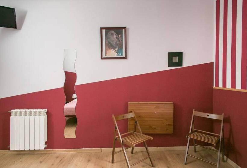 Hostal La Casa De La Plaza