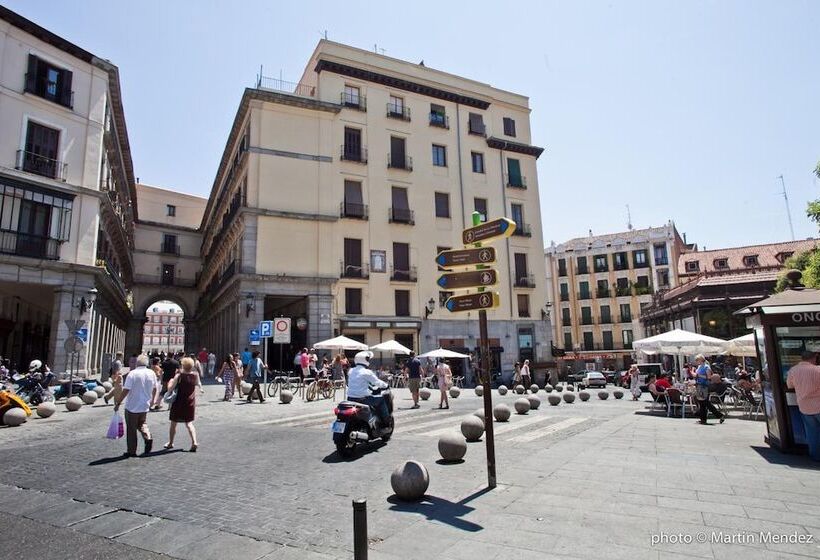 Hostal La Casa De La Plaza