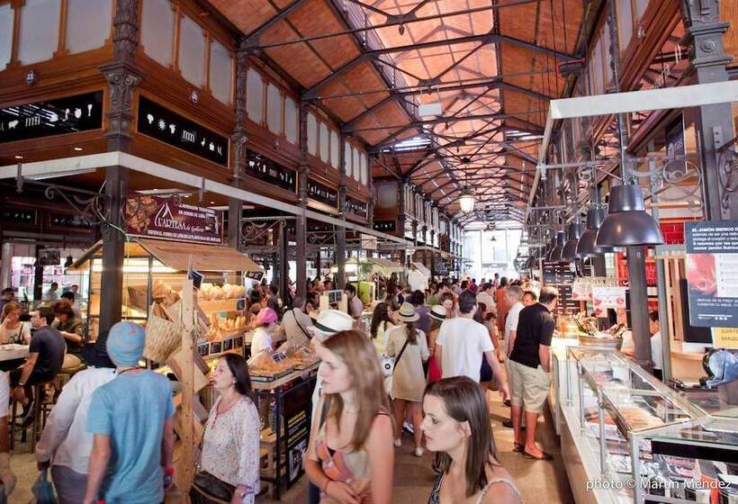 Hostal La Casa De La Plaza