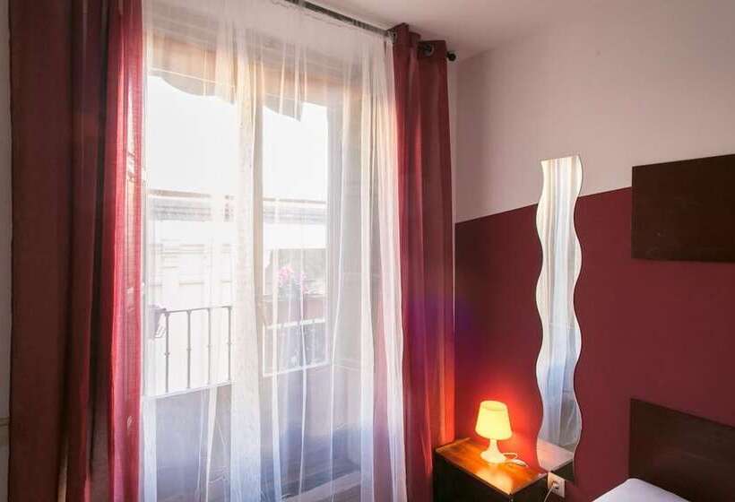 Hostal La Casa De La Plaza