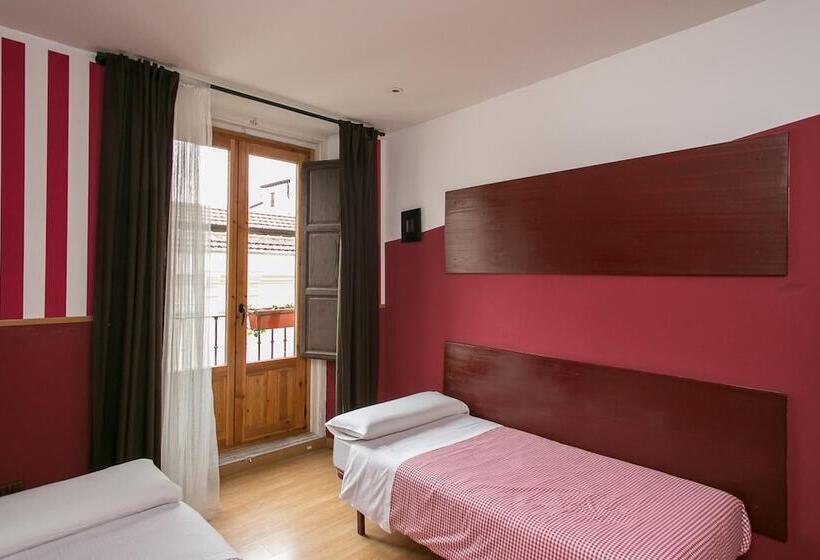 Hostal La Casa De La Plaza