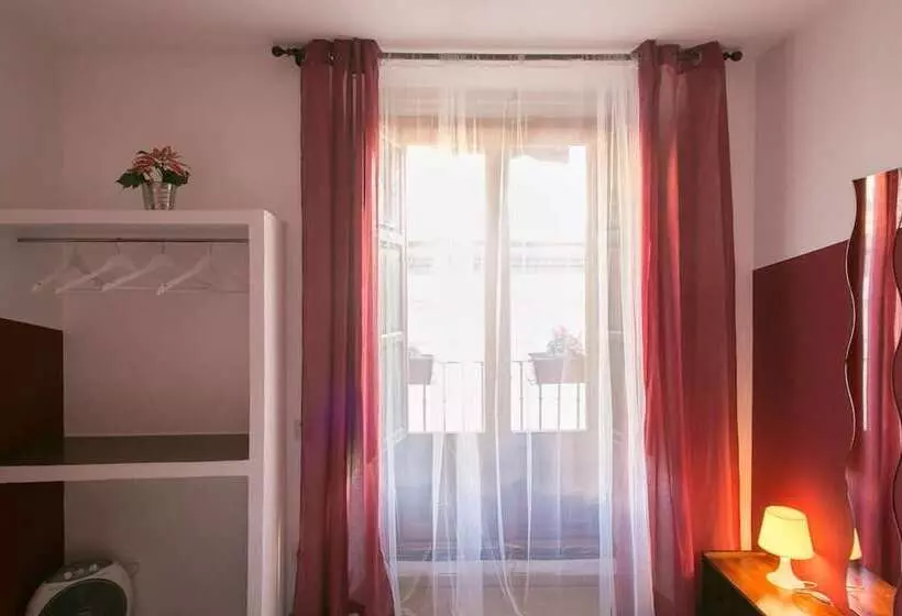 Hostal La  Casa  De La  Plaza