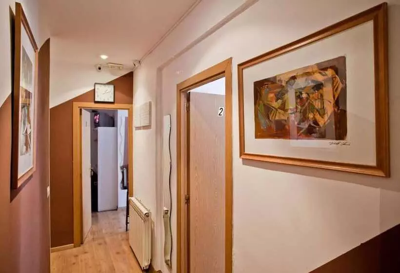 Hostal La  Casa  De La  Plaza