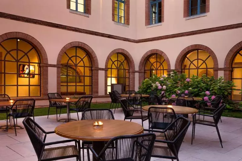 ホテル Abbaye Des Capucins Spa & Resort