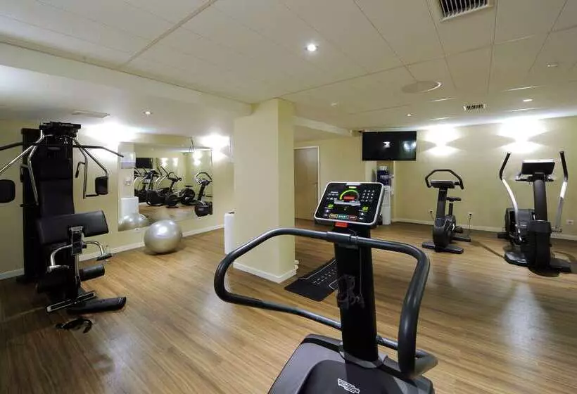 호텔 Charleroi Airport   Van Der Valk