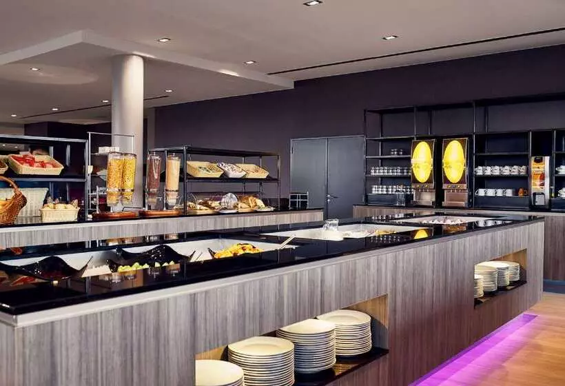 호텔 Charleroi Airport   Van Der Valk