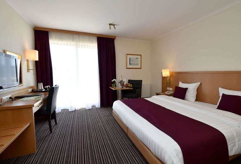 فندق Charleroi Airport   Van Der Valk