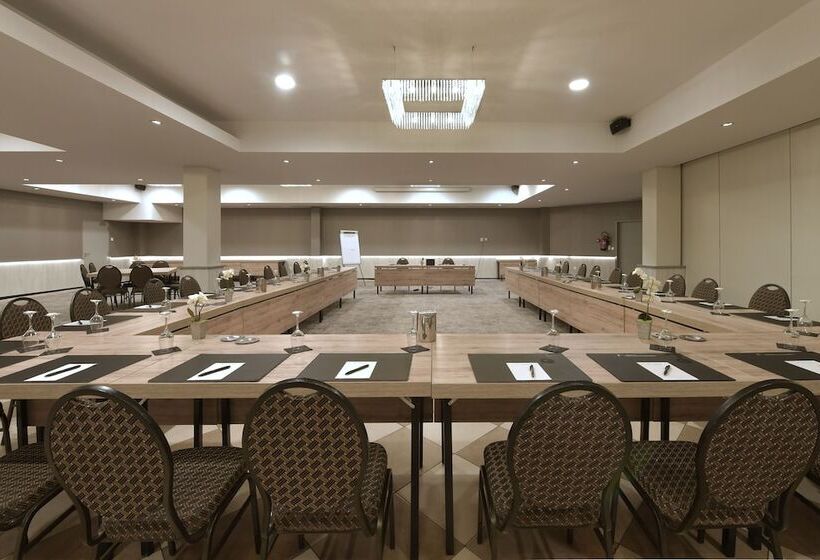 فندق Charleroi Airport   Van Der Valk