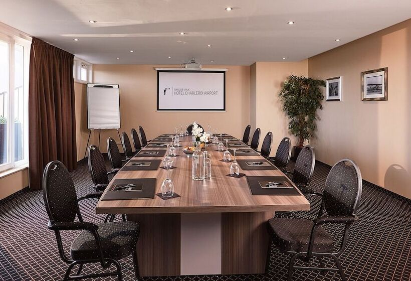 فندق Charleroi Airport   Van Der Valk